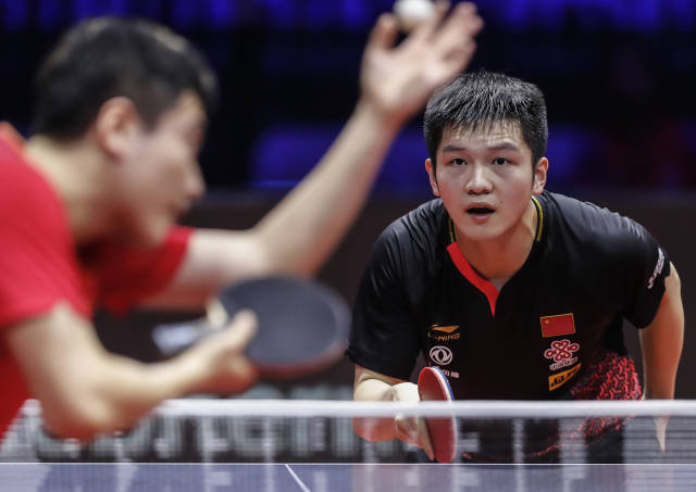 更是一个伟 更是一个伟